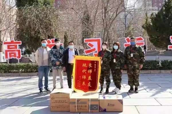 春暉遍澤桃李樹，碩果滿掛瓊瑤枝！