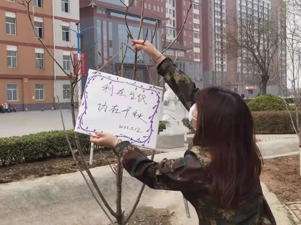 奉獻(xiàn)綠色，收獲希望