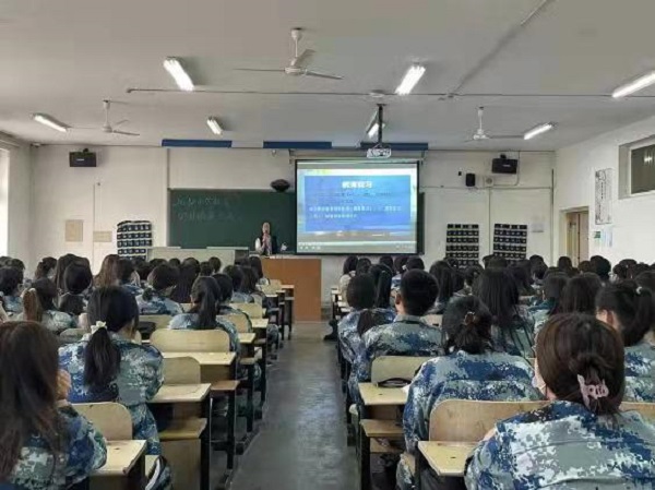 “春暖花開(kāi)之時(shí)，共獲桃李芬芳”  ——記小學(xué)教育專(zhuān)業(yè)2001-2007班實(shí)習(xí)動(dòng)員大會(huì)