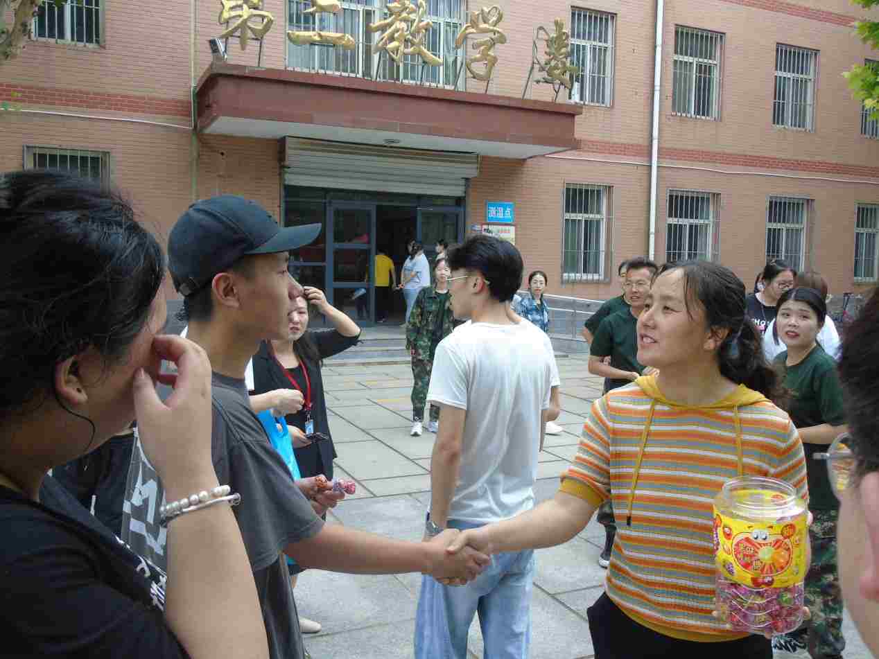 談一別奮斗路 聚四載同窗情 ——保定理工學(xué)院2022屆畢業(yè) 生歡送會