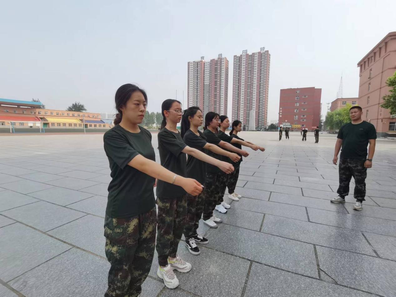 強(qiáng)化凝“新”聚力,賡續(xù)立德樹人——我校“傳幫帶”式新入職輔導(dǎo)員培訓(xùn)圓滿結(jié)束