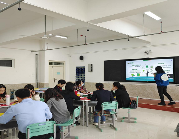 打磨精品課堂，提升職業(yè)素養(yǎng)——記管理學(xué)院教師提升系列