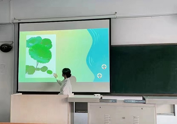 雛鷹將展翅，青蔥年華彰顯教師風(fēng)尚  ——《教師口語(yǔ)》課程創(chuàng)新改革