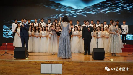 保定理工學(xué)院//藝術(shù)學(xué)院//“青春孕育無限希望，青年創(chuàng)造美好明天”大型合唱會(huì)