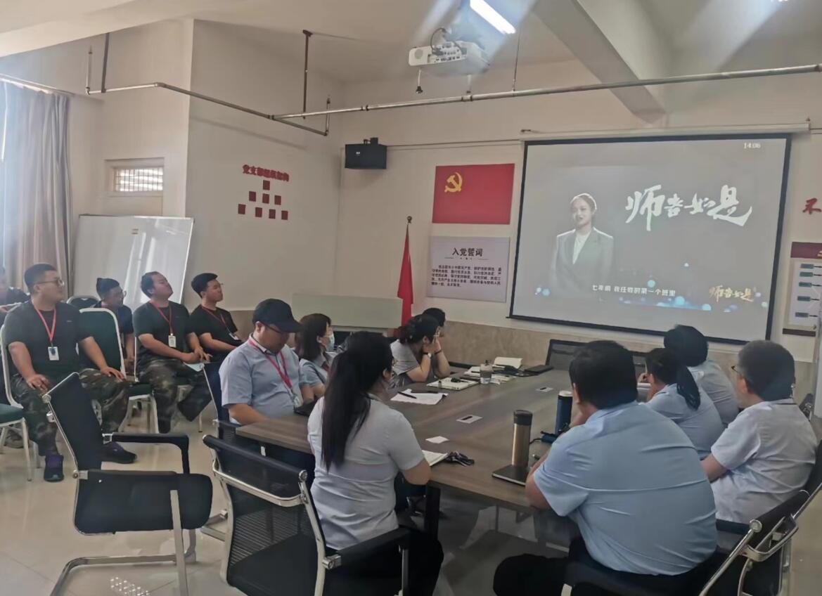 學習麻小娟精神，弘揚教育新方式