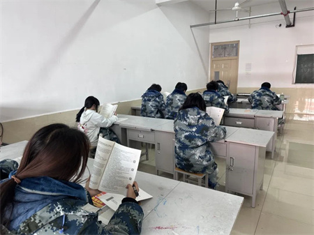 “技能拓展，激發潛能”——保定理工學院藝術學院開展十項技能培訓