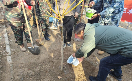 “草木皆待春，你我共護綠”——保定理工學院藝術學院開展“3.12植樹節”主題活動