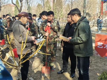 “草木皆待春，你我共護綠”——保定理工學院藝術學院開展“3.12植樹節”主題活動