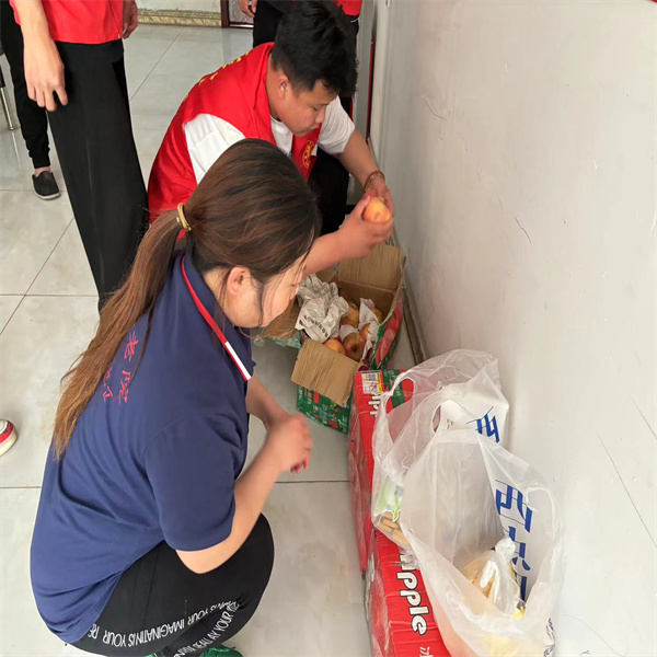 春日暖陽，溫情相伴|我院青年志愿服務隊開展關愛老人志愿活動