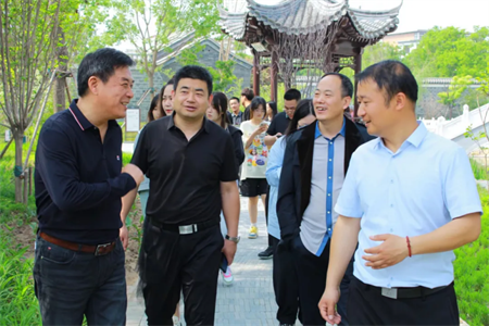 文化育人促成長 校館合作譜新篇 —我校與淮軍公所博物館 舉行館校戰略合作協議簽約及授牌儀式