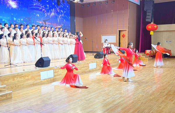 保定理工學院||管理學院||我校舉辦“青春孕育無限希望，青年創造美好明天”大型合唱會