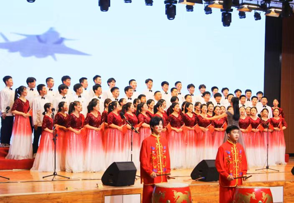 保定理工學院||管理學院||我校舉辦“青春孕育無限希望，青年創造美好明天”大型合唱會