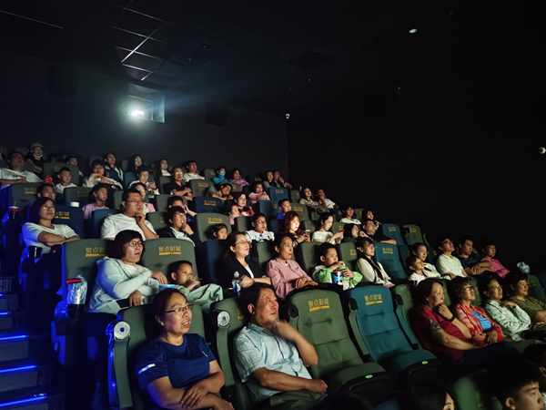 保定理工學院||管理學院||桃李花開，感謝有你——我院為慶祝第39個教師節舉行觀影活動