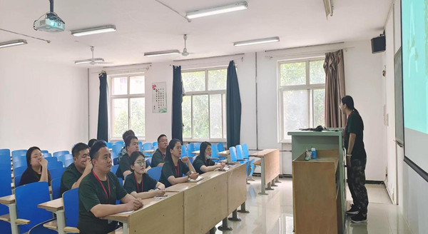 保定理工學院‖管理學院‖我院召開第15 周學院工作例會