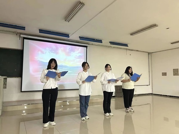 保定理工學(xué)院‖管理學(xué)院‖我院舉行“星光閃耀，激情夏夜”才藝展示大賽