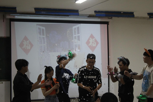 保定理工學(xué)院‖管理學(xué)院‖我院舉行“星光閃耀，激情夏夜”才藝展示大賽