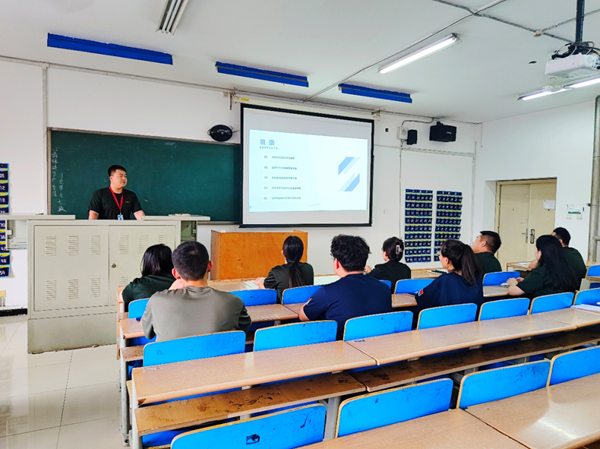 保定理工學院‖管理學院‖輔導員韓騰飛淺談對班干部的選拔、培養與溝通