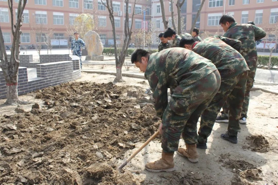 我為同學做實事｜ 以“勞”樹德，以“勞”育美