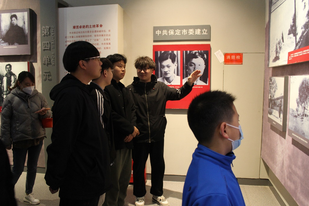 保定理工學院|管理學院|憶苦思甜祭烈士，風起清明表哀思