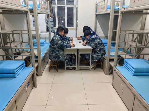 保定理工學(xué)院||管理學(xué)院||學(xué)習(xí)榜樣精神，爭做先鋒模范