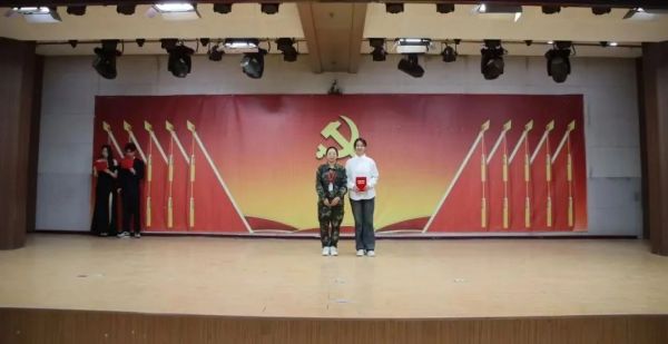 保定理工學院||管理學院||“管理催奮進，榜樣促前行”年末表彰大會