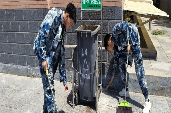 勞動教育|保定理工學院|管理學院|我院開展“垃圾不落地，校園更美麗”校園清潔活動