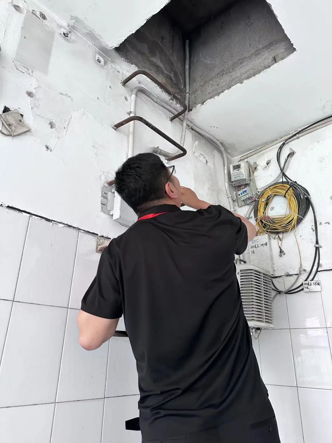 學工處組織開展學生宿舍樓 天臺安全防護專項檢查