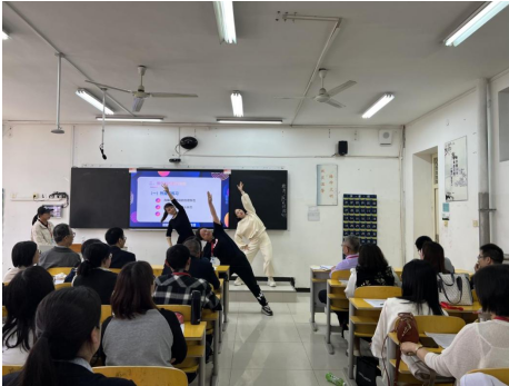 加強觀摩示范效應，助力青年教師提高