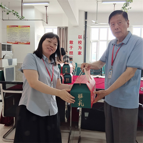 外國語學院全體教職工歡度端午節