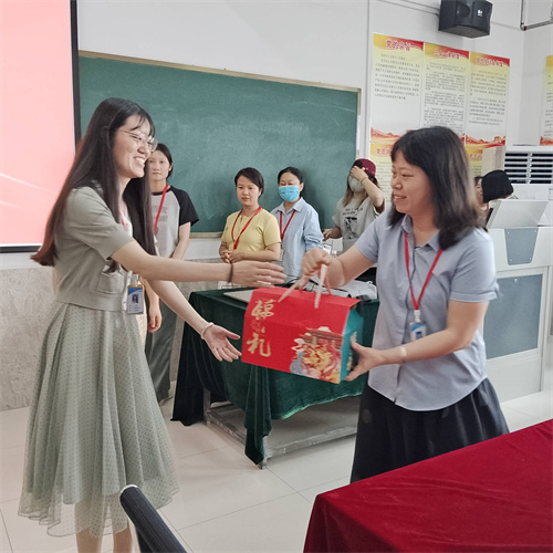 外國語學院全體教職工歡度端午節