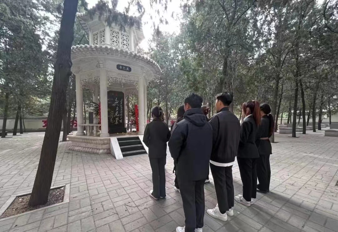 保理會計學院緬懷革命烈士,繼承先烈遺志