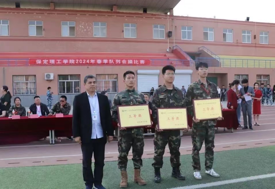 保理會計學院以隊列會操比賽為始，共著你我青春華章