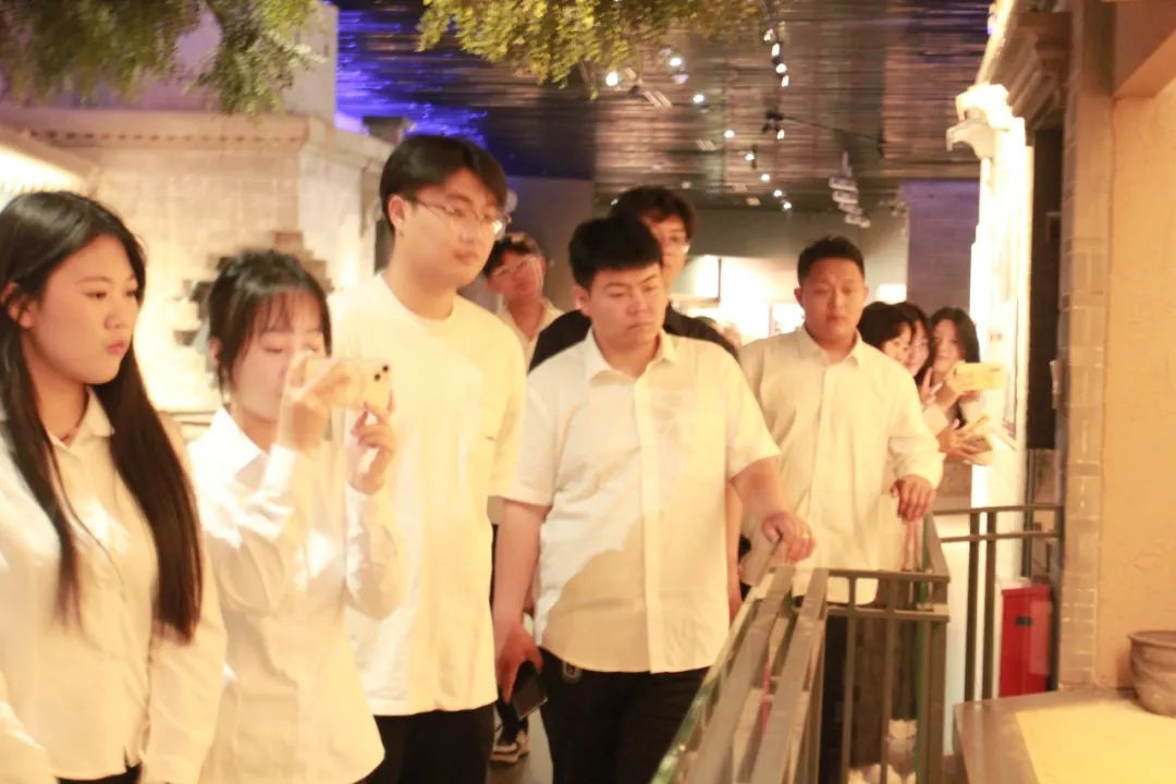 保定理工學院信息科學與工程學院 前往冉莊地道戰紀念館開展牌儀式