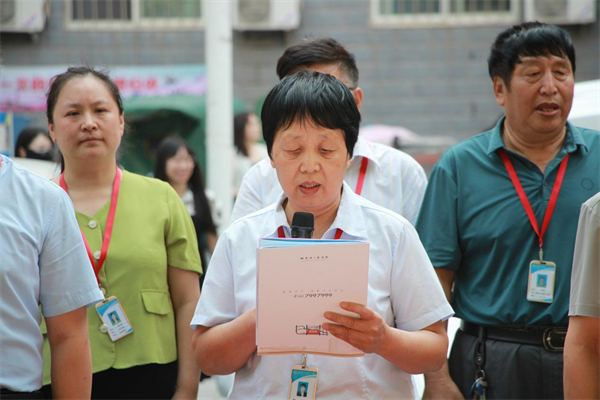 青云直上九霄去 他日凌云最有聲— 我校工會隆重舉辦喜送畢業生活動