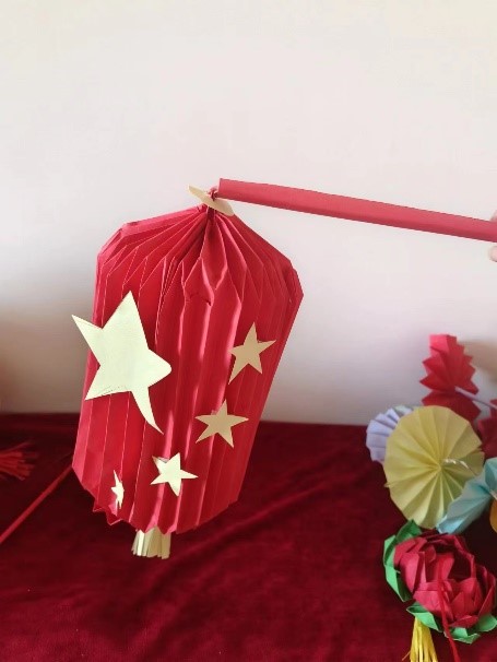 弘揚傳統文化 傳承愛國情懷——教育學院開展創意燈籠制作活動