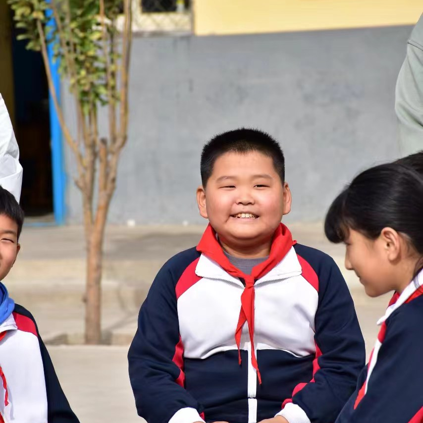 勇?lián)鷷r代使命，傳遞教育力量——鄭家莊小學支教活動