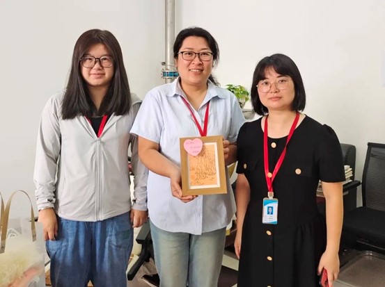 老師，請簽收教師節禮物