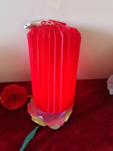 弘揚傳統文化 傳承愛國情懷——教育學院開展創意燈籠制作活動