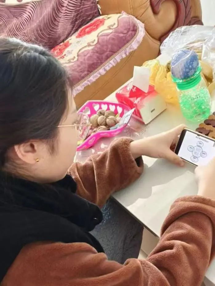 教育學(xué)院開(kāi)展“凝心鑄魂，聚力賦能”——輔導(dǎo)員名師工作室建設(shè)的任務(wù)驅(qū)動(dòng)與對(duì)標(biāo)對(duì)表培訓(xùn)（二）