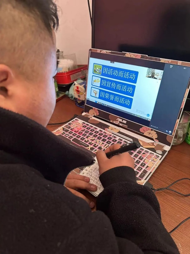 教育學(xué)院開(kāi)展“凝心鑄魂，聚力賦能”——輔導(dǎo)員名師工作室建設(shè)的任務(wù)驅(qū)動(dòng)與對(duì)標(biāo)對(duì)表培訓(xùn)（二）