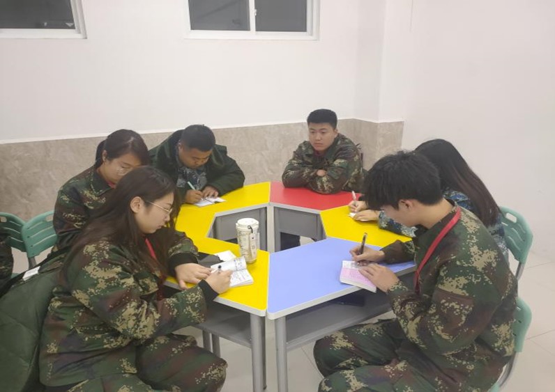 “砥礪育人初心， 強化職業素養”輔導員交流培訓會