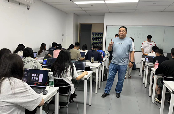 以應用為目標，以項目為導向—信息科學與工程學院開展學生入企項目實踐活動