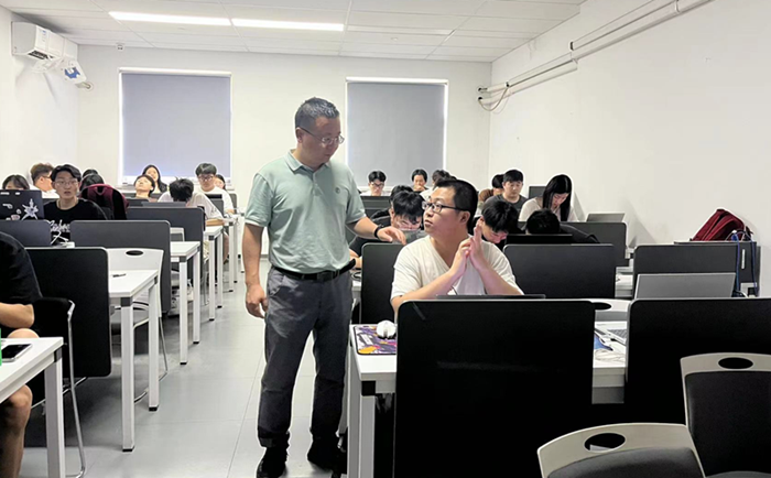 以應用為目標，以項目為導向—信息科學與工程學院開展學生入企項目實踐活動