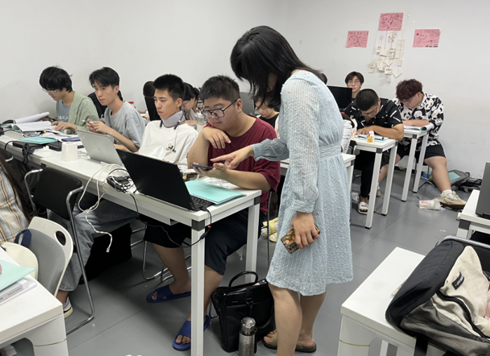 以應用為目標，以項目為導向—信息科學與工程學院開展學生入企項目實踐活動