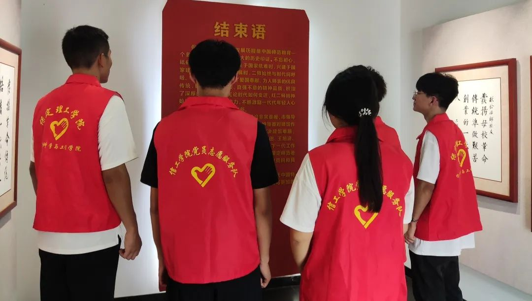 在太行博物館，實踐團的成員們參觀了展館陳列的歷史文物，結合所學知識講解了歷史故事。同時，親身感受了文物道具的歷史溫度和厚重感，激發(fā)了團隊成員們的興趣和愛國熱情。