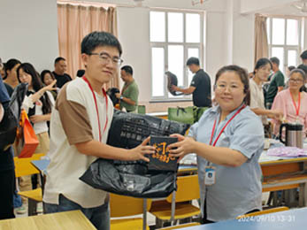 月滿中秋,師恩難忘|信工學院開展“感師恩，迎中秋”主題活動