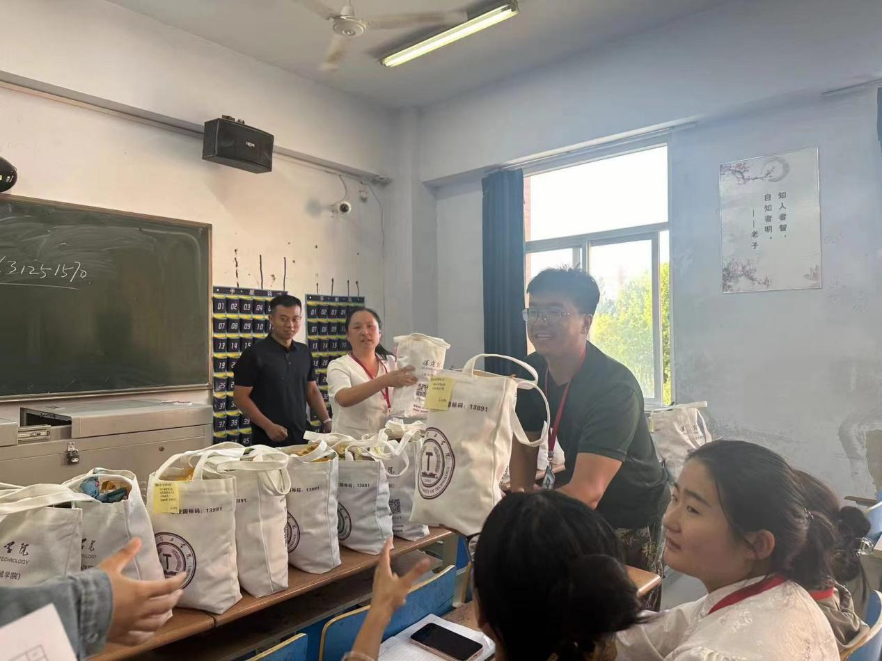 保定理工學(xué)院會(huì)計(jì)學(xué)院統(tǒng)一戰(zhàn)線召開迎中秋節(jié)·慶教師節(jié)暨新學(xué)期工作布置會(huì)