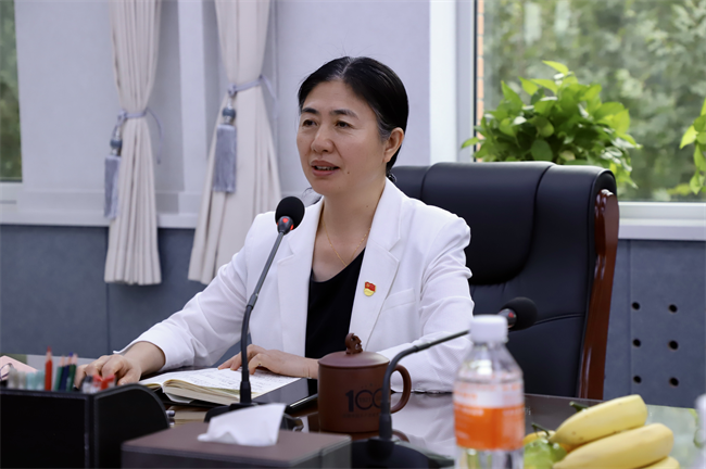 保定理工学院举行“弘扬教育家�_����暨中�U�国�?ji��n)双节”��谈会(x��)