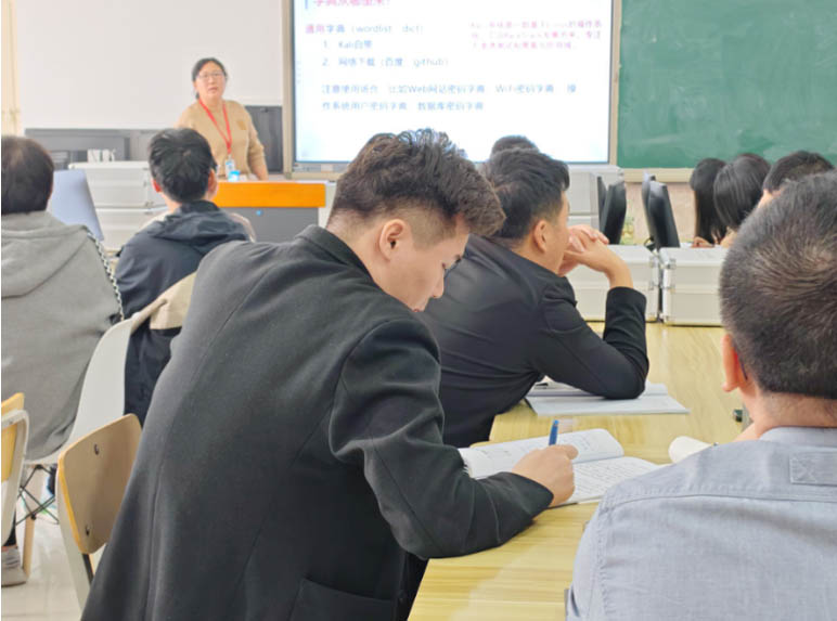 【匠心育師·師道傳承】強技能，促提升—信息科學與工程學院教師技能系列培訓（八）順利開展