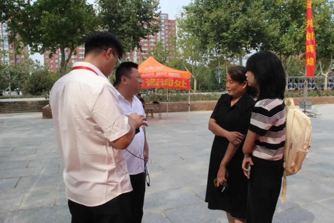 會計(jì)學(xué)院“攜手同行，實(shí)時暖心”